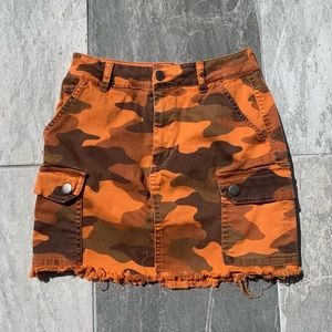 Camouflage mini skirt